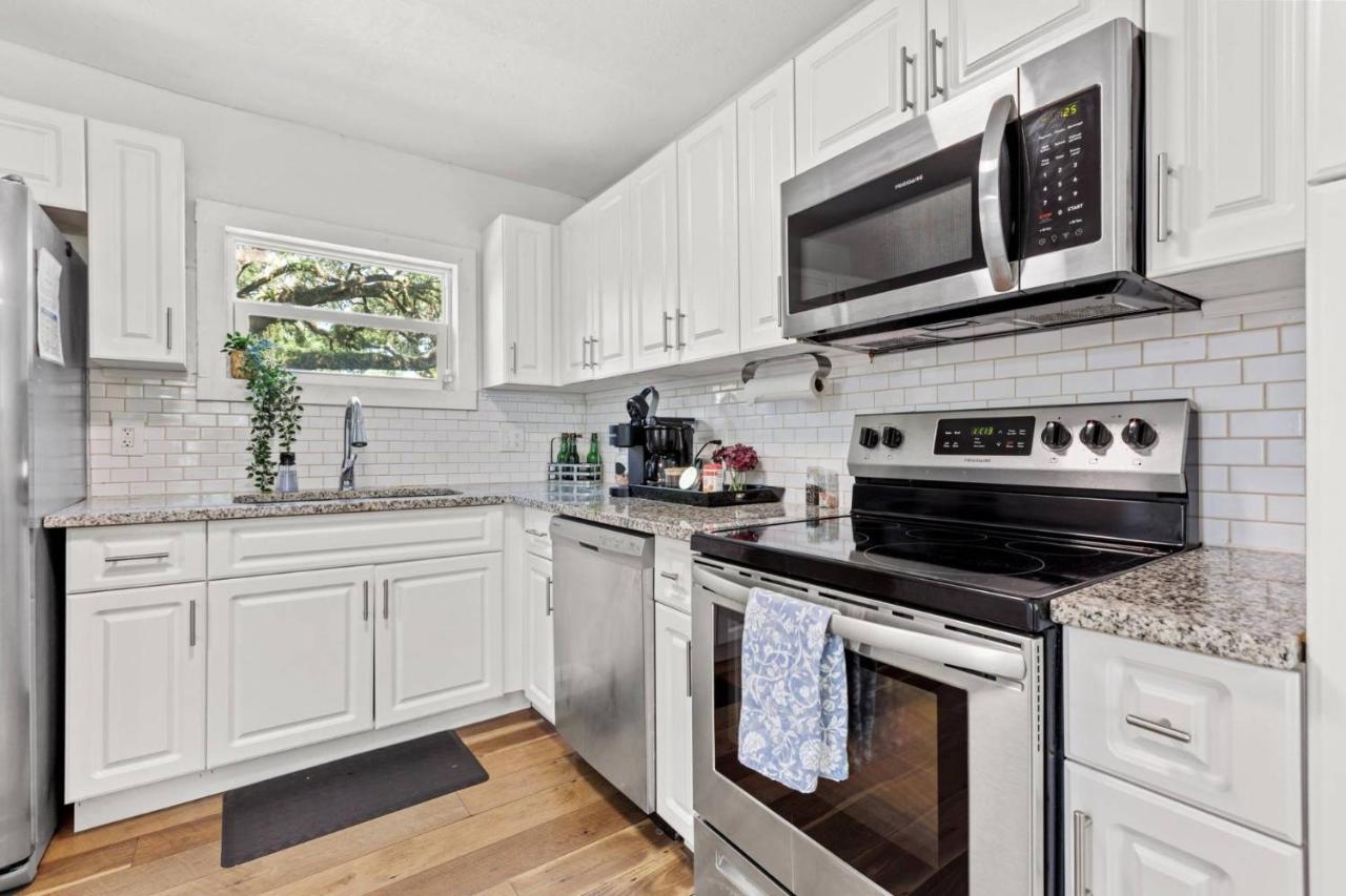 Treehouse Is A Quaint 2 Bedroom In An Up-And-Coming Part Of Town, Pet Friendly With Fenced Yard And Lounge Area That Is Close To Downtown Tampa Exteriér fotografie